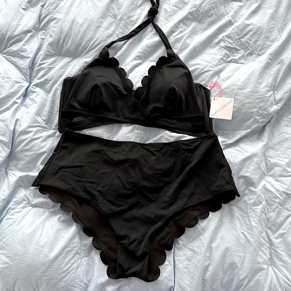 NWT Vanilla/beach bikini. Size XL.